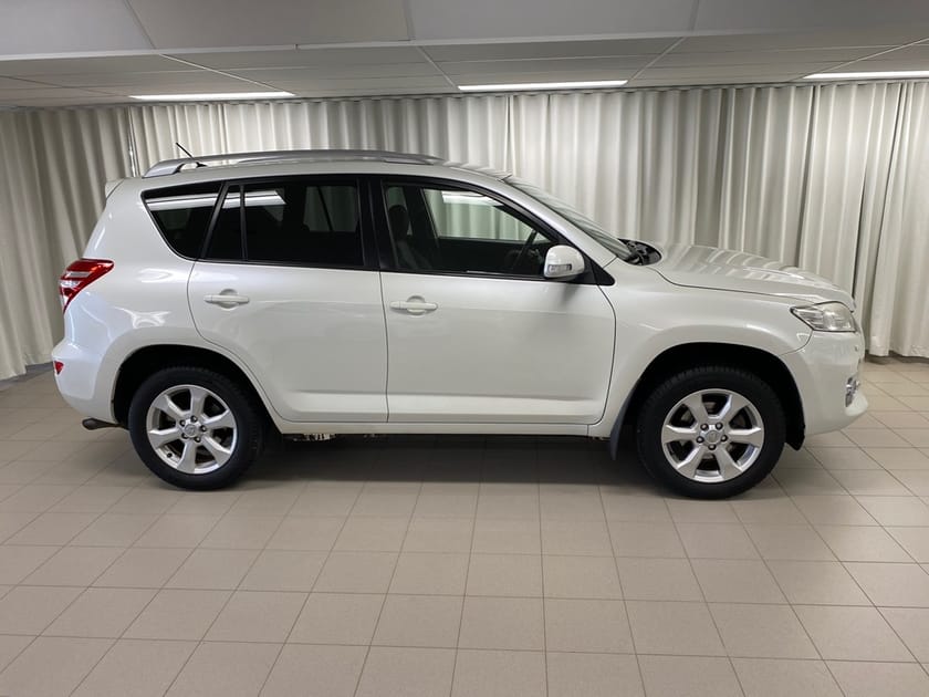 Bild 1 av Toyota RAV4 XA3 2,0 VVT 158 HK