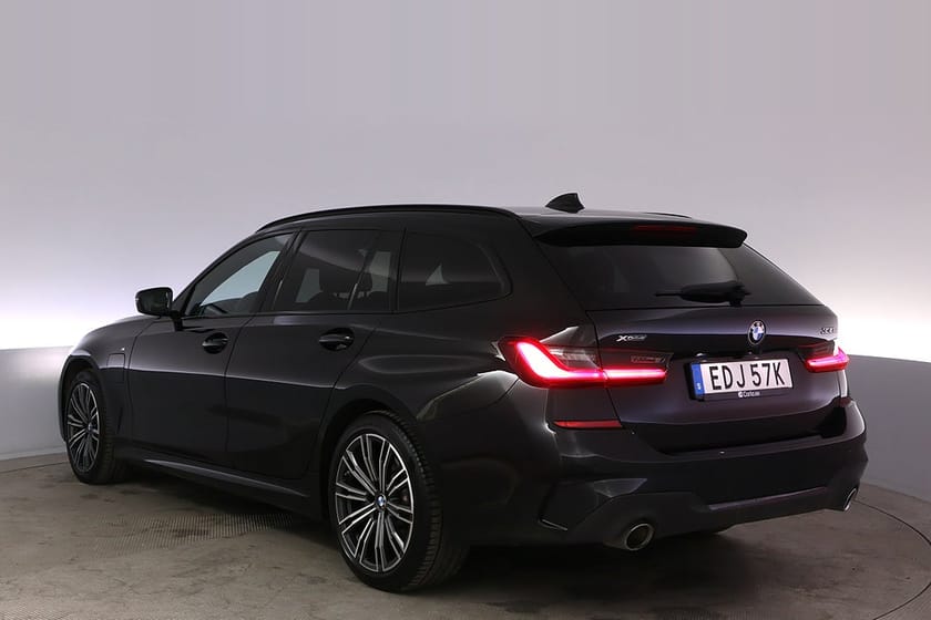 Bild 4 av BMW 330e xDrive Touring M-sport Kamera Adap.Farth Värmare