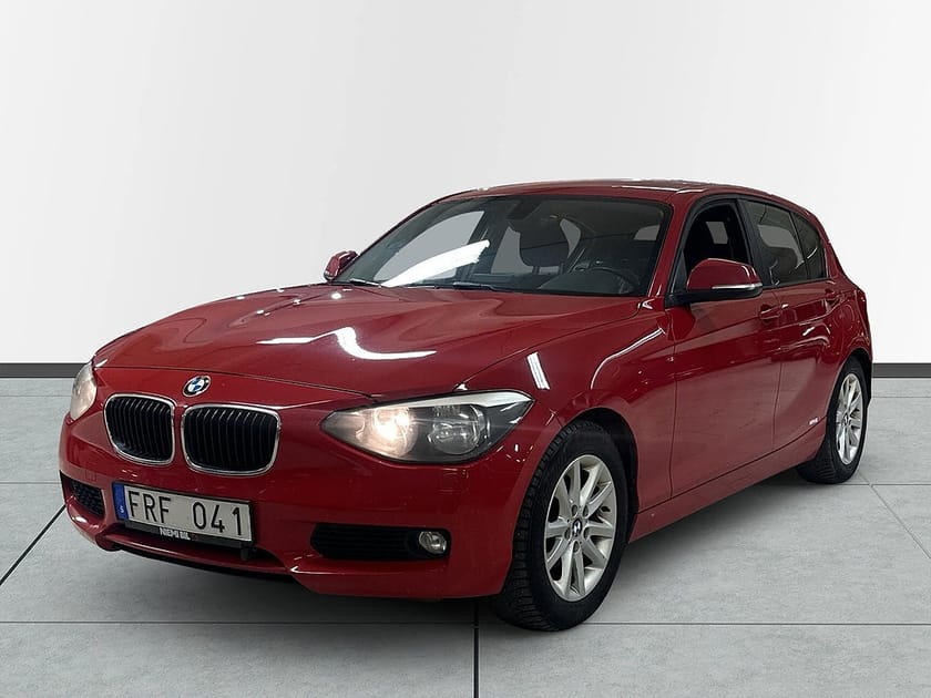 Bild 4 av BMW 118d xDrive 118 143hk Motorvärmare Dragkrok P-sens S&V-däck