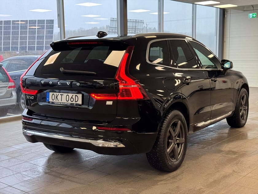 Bild 4 av Volvo XC60 Recharge T6 AWD MOMS Pano Drag Värm