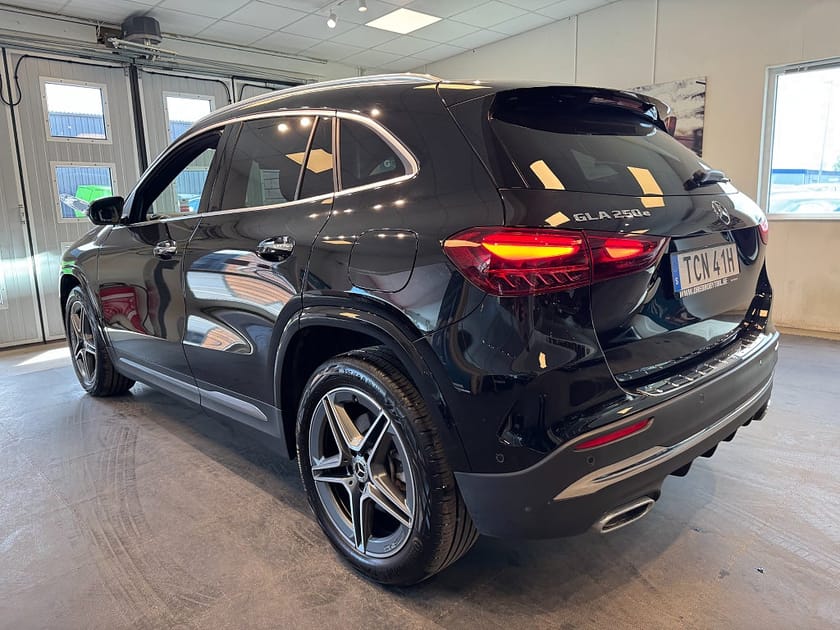 Bild 3 av Mercedes-Benz GLA 250 e 8G-DCT AMG Line Advanced Plus Värmare Ambient