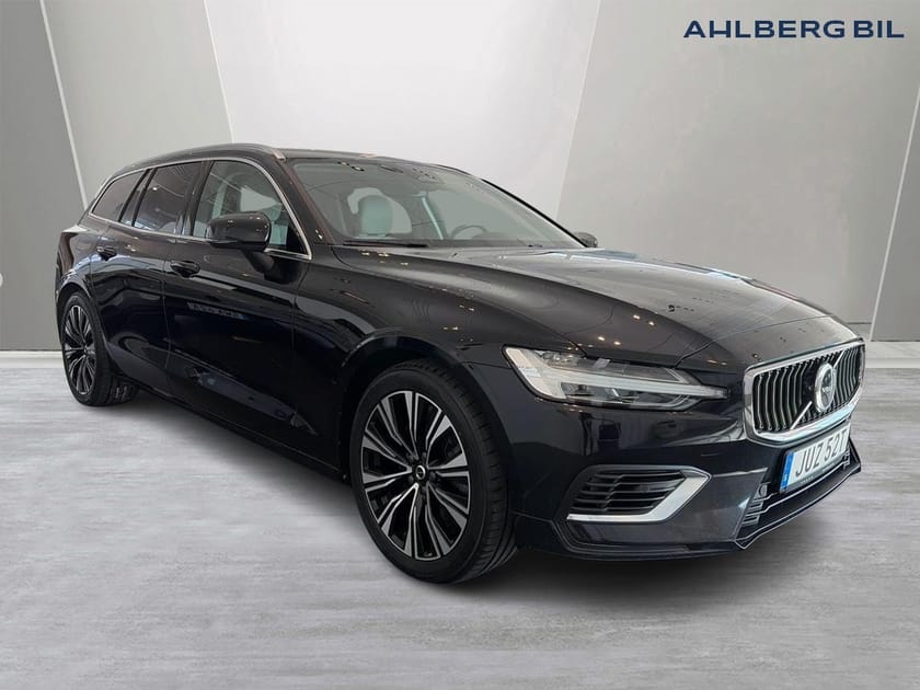 Bild 1 av Volvo V60 Recharge T6 Core Edition. Backkamera, Navi, Adaptiv farthållare, Tonade rutor, Elstolar med minne.