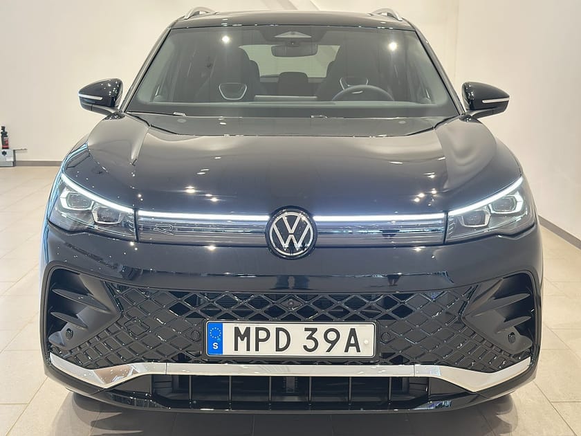 Bild 2 av Volkswagen Tiguan eHybrid R-line | Demo | Drag | Värmare | Pano