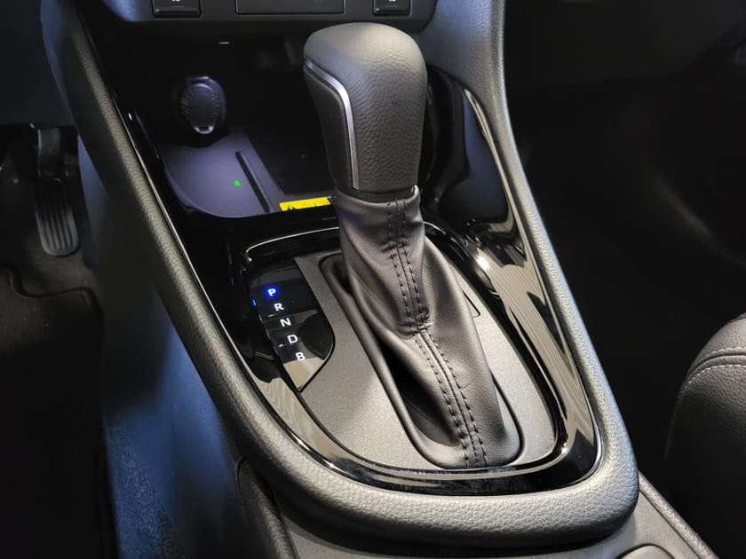 Bild 5 av Toyota Yaris Hybrid 130 1,5 Style Bi-tone JBL / Vinterhjul