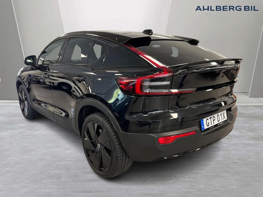 Bild 4 av Volvo EC40 Single Motor Extended Range M R Plus Black Edt🟤 , OUTLET PRIS, Parkeringskamera 360 Apple Carplay, Google Maps, Dragkrok Halvautomatisk