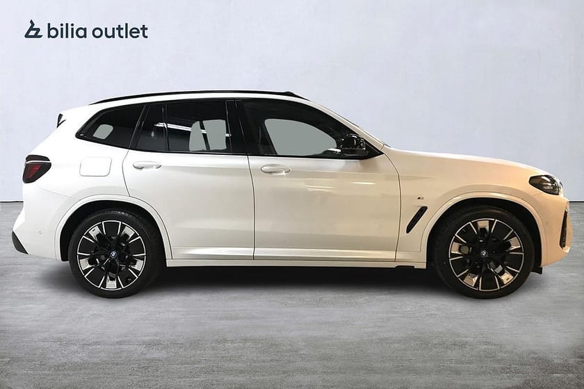 Bild 5 av BMW iX3 Charged Plus 286hk Cockpit Pano H/K HUD Navi 360°