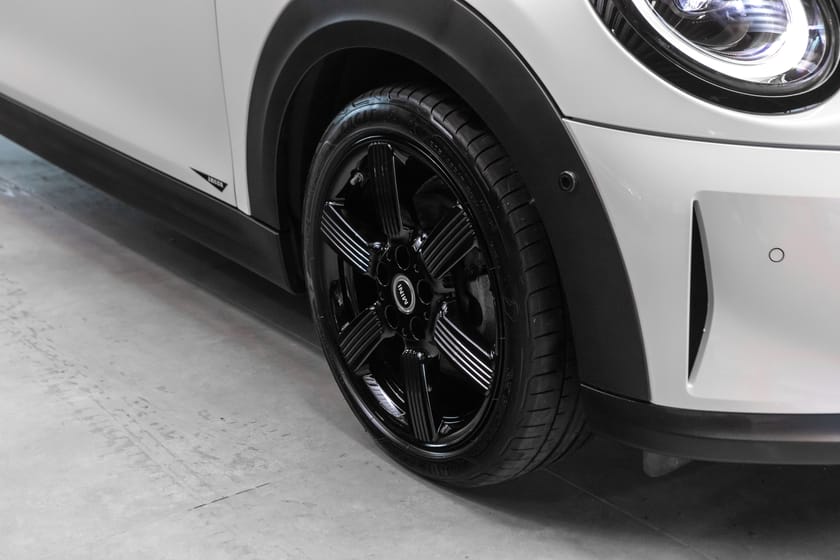 Bilde 3 av MINI Cooper SE MAXIMIZE KUPEVARMER KAMERA PANO HARMAN SKINN