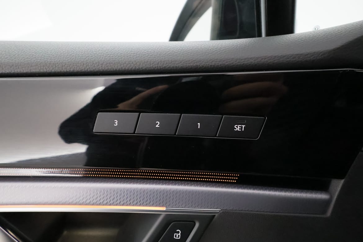 Volkswagen Touareg 2021 - miniatyr 14