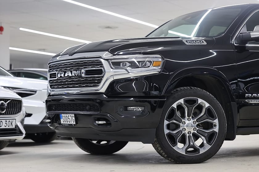 Bild 4 av RAM 1500 Crew Cab 5.7 V8 HEMI 4x4 395hk Limited H/K Taklucka