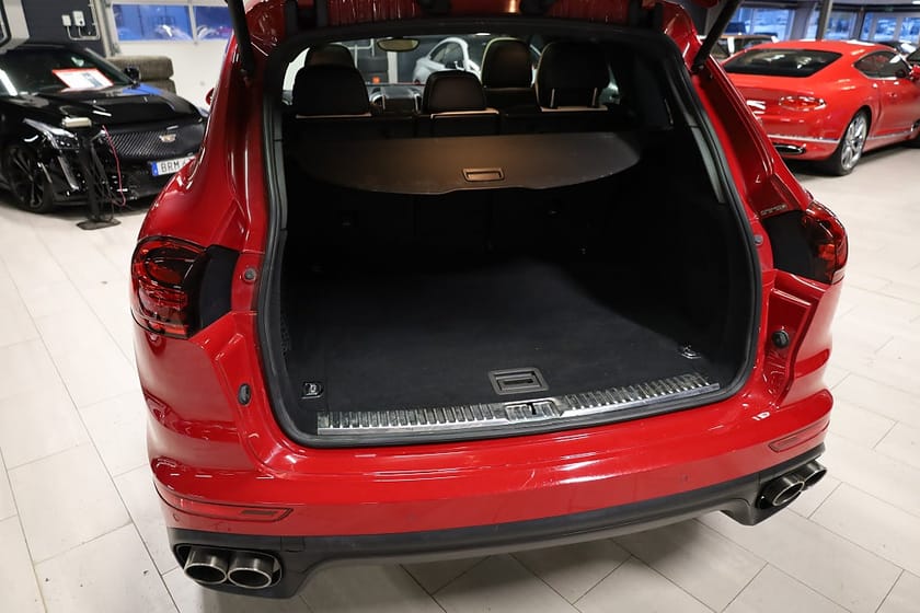 Bild 1 av Porsche Cayenne S Diesel V8 385hk PDLS/Panorama SoV-hjul