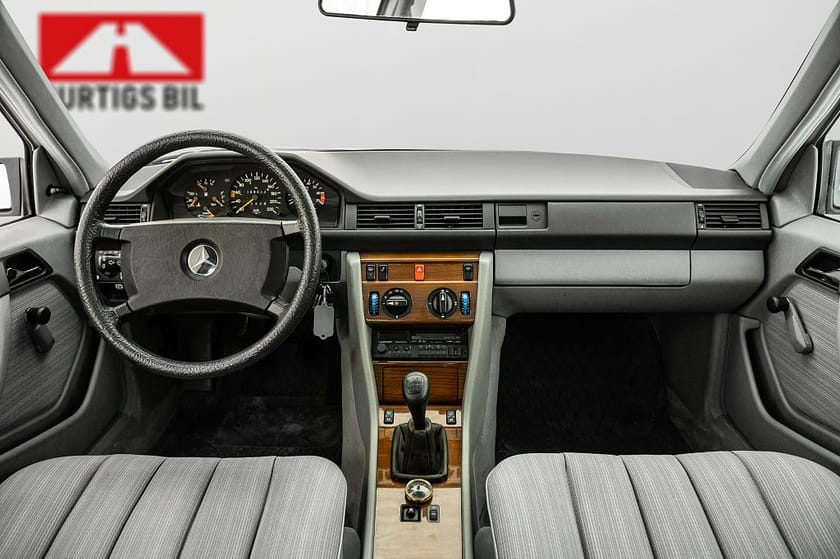Bild 3 av Mercedes-Benz 230 E klass 2 ägare
