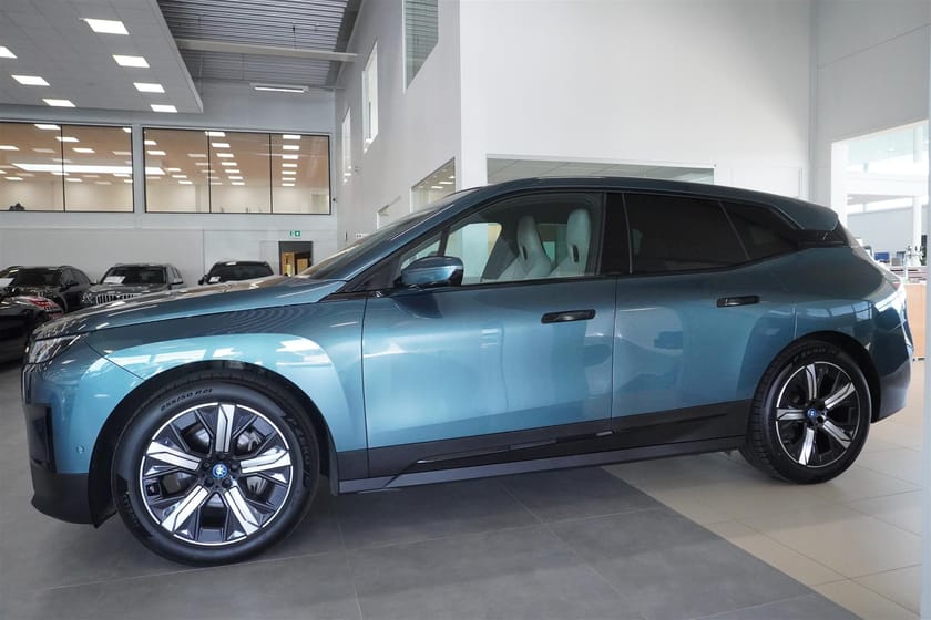 Bild 3 av BMW iX xDrive50 Exclusive, Adaptiv Luftfjädring Panoramatak Laser