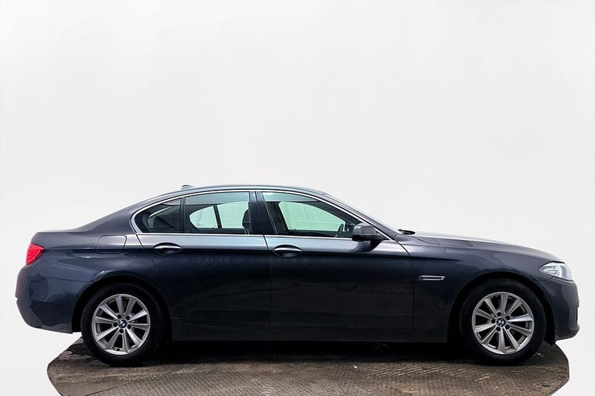 Bild 5 av BMW 530d xDrive Sedan Kamera Rattvärme Kamkedja Connected 258hk