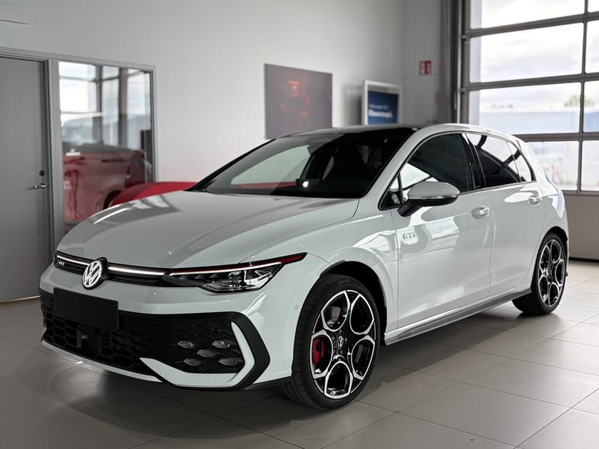 Bild 1 av Volkswagen Golf GTI 265hk Panorama H/K *LAGERBIL*