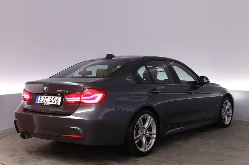 Bild 4 av BMW 330e Sedan M-sport Läder Kamera HUD H/K Adap.Farth 4,99%