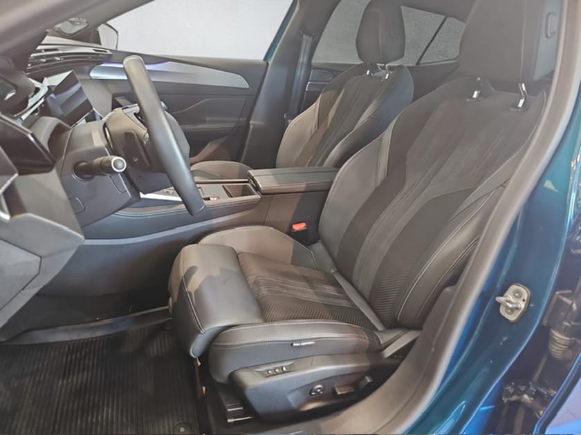 Bild 3 av Peugeot 408 GT PureTech 130 AUT DRAGKROK  - Demo