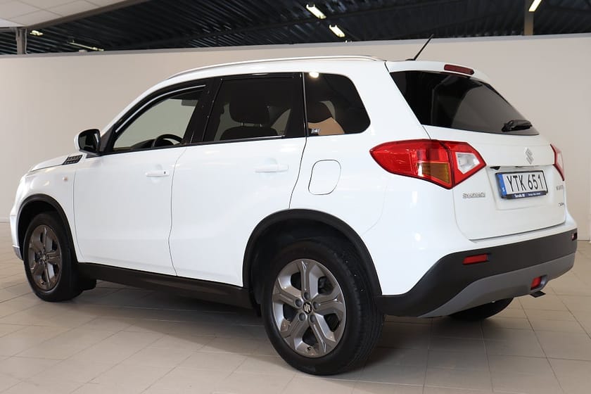 Bild 4 av Suzuki Vitara 1.6 Automat 120hk AWD Backkamera Carplay Nyservad
