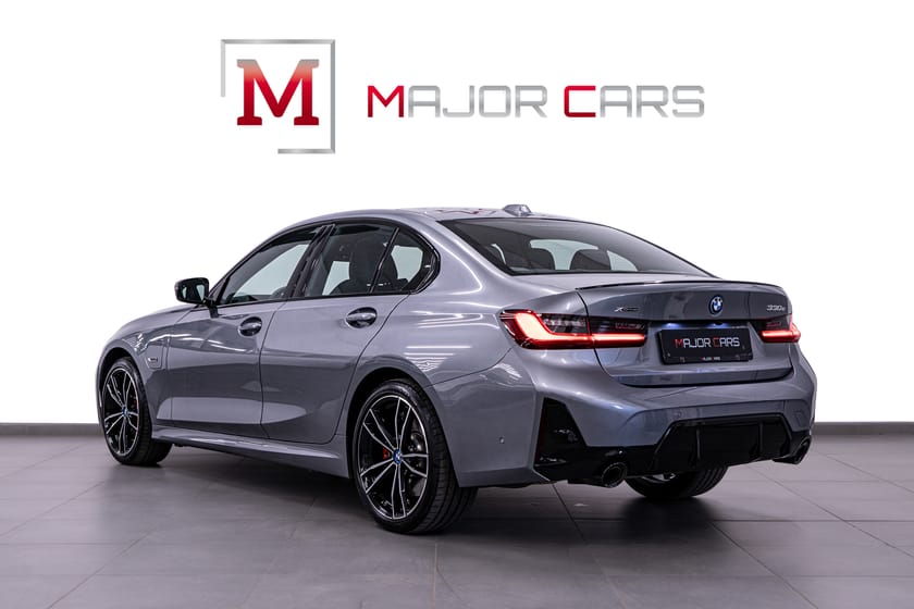 Bild 4 av BMW 330e xDrive Sedan M Sport Pro H/K Skinn Skyscraper Grey 292hk