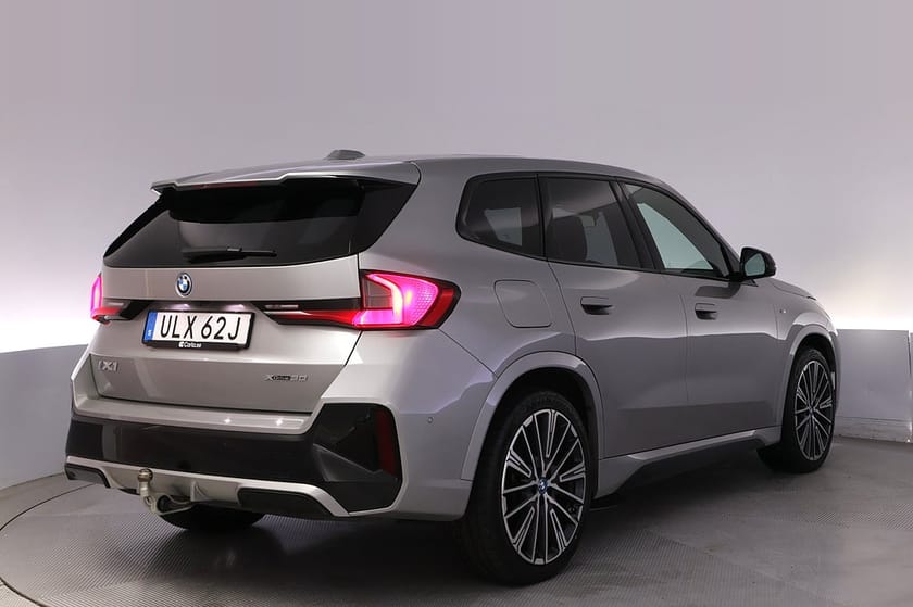 Bild 5 av BMW iX1 xDrive30 M Sport Pano HuD HK Drag 360 DAP