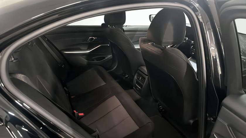 Bild 5 av BMW 320i xDrive Sedan M Sport / Drag / Rattvärme