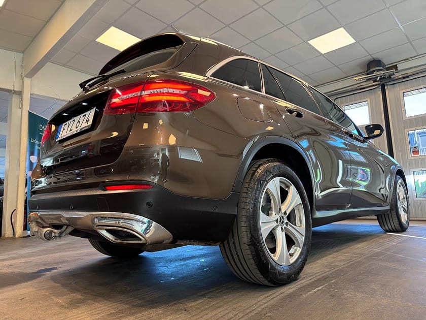 Bild 4 av Mercedes-Benz GLC 220 d 4MATIC 9G-Tronic Drag B-kamera Värmare Carplay