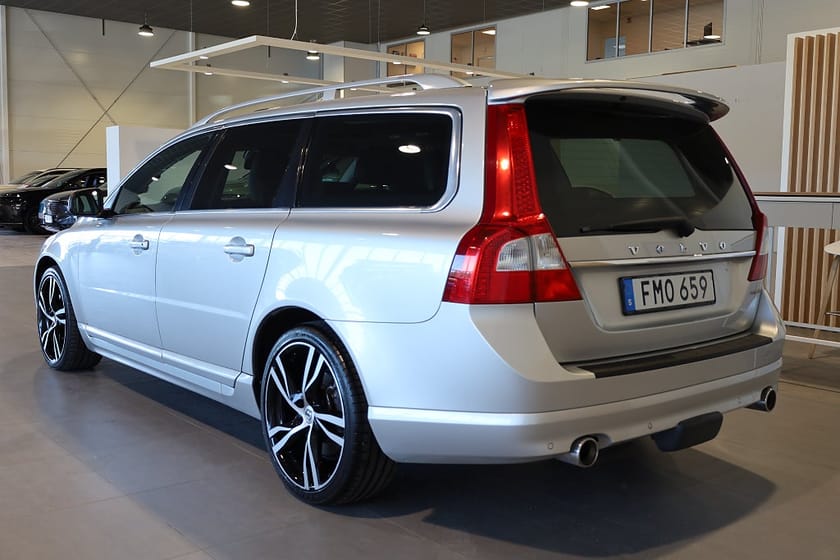 Bild 3 av Volvo V70 D5 AWD Geartronic Summum Lucka Drag Navi Värmare