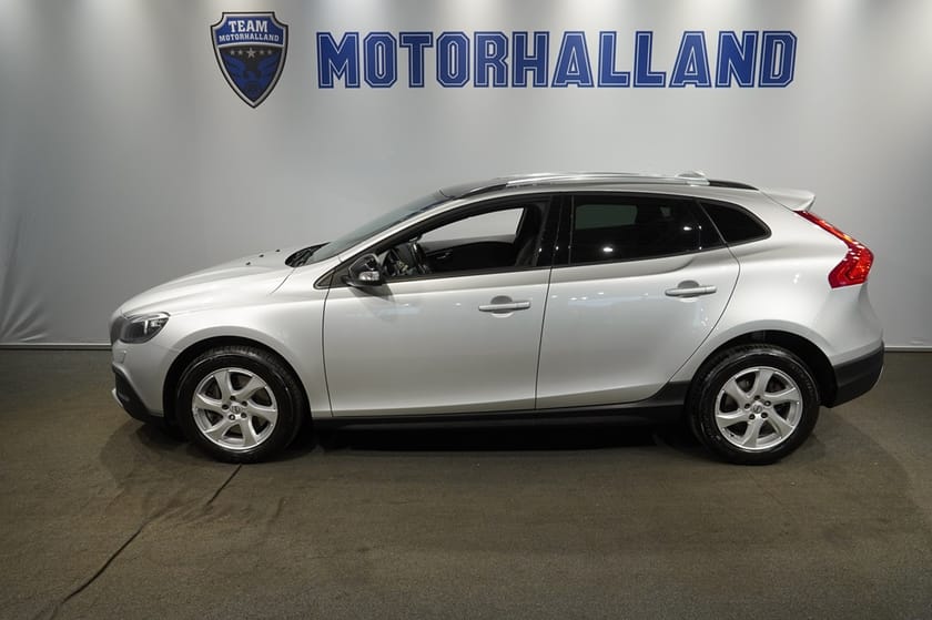 Bild 1 av Volvo V40 Cross Country CC T3 AUT Metallic / Pano MM