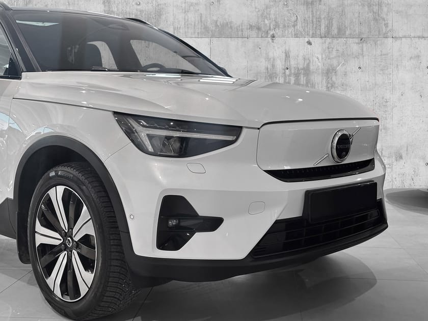 Bilde 3 av Volvo XC40 Recharge Twin motor Ultimate - ACC/H-Feste/360kamera/Soltak