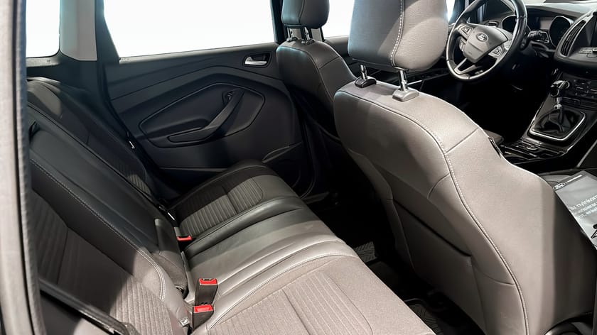 Bild 5 av Ford Kuga EcoBoost Manuell /150hk/SUV/Låg skatt/