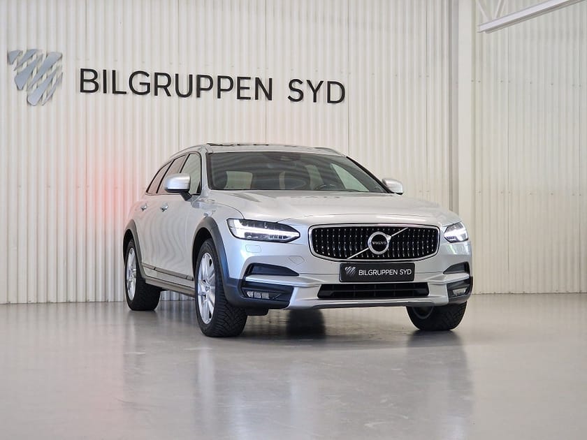 Bild 4 av Volvo V90 Cross Country D4 AWD Geartronic Inscription Pro|Panorama|Keyless|