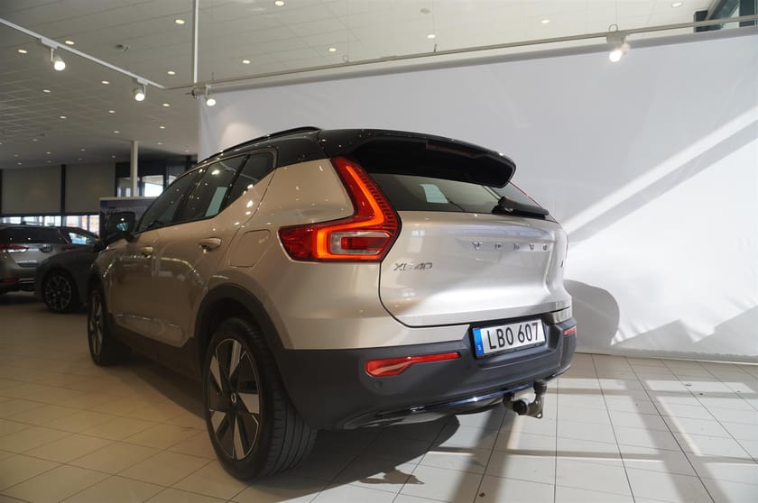 Bild 3 av Volvo XC40 Recharge Extended Range Ext Core Nav Backkamera Drag Apple CarPlay