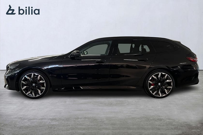 Bild 3 av BMW 530e xDrive Touring M-sport Pro | DEMO | Panorama | B&W