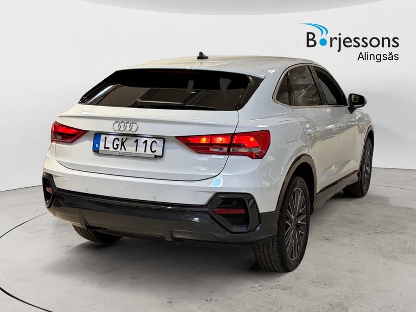 Bild 3 av Audi Q3 Sportback 35 TFSI 150hk Drag/Värmare/Kamera/Keyless