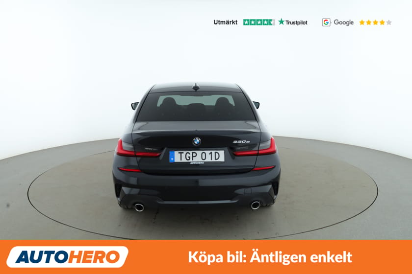 Bild 4 av BMW 330e Sedan M Sport / CarPlay, Rattvärme, PDC