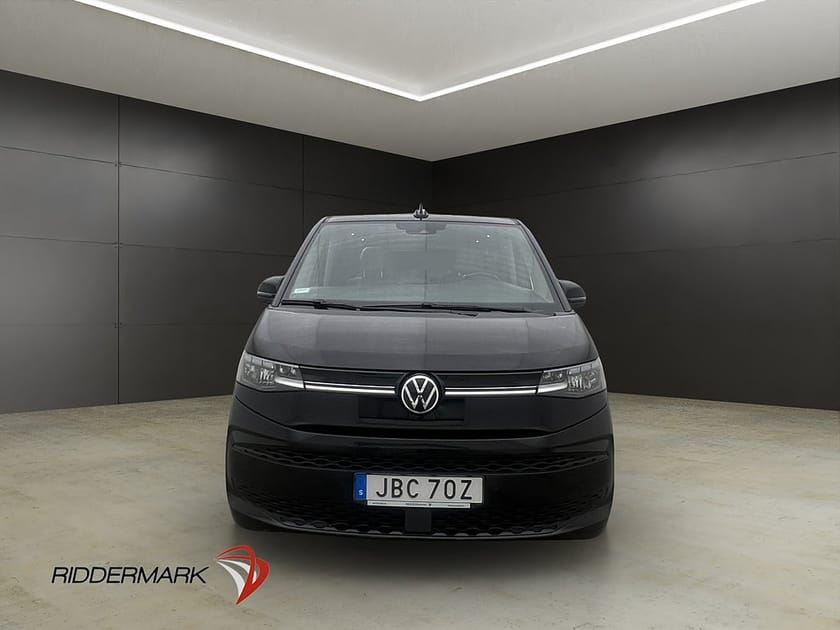 Bild 5 av Volkswagen Multivan eHybrid Plus Cockpit Drag B-Kamera Moms