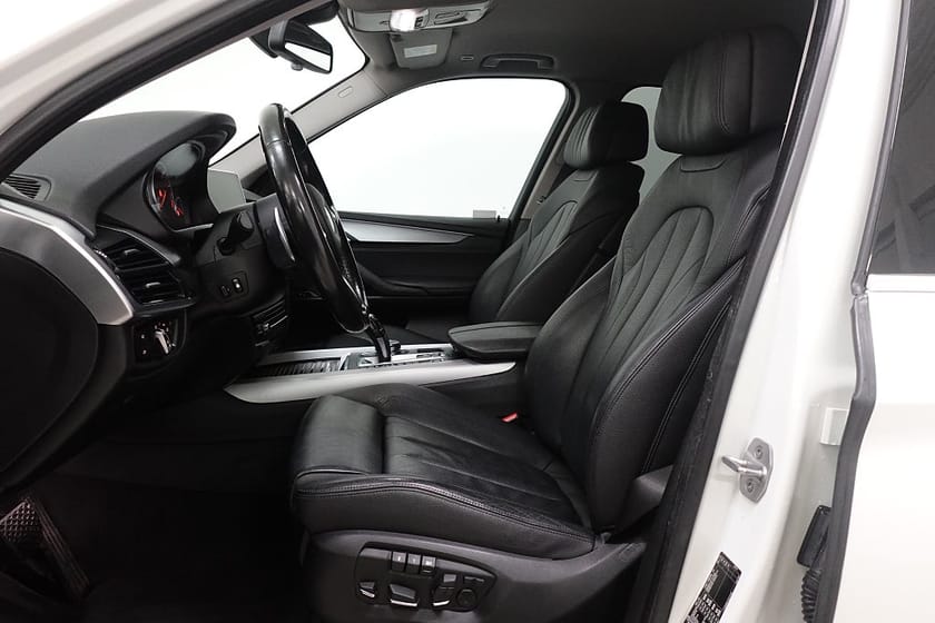 Bild 4 av BMW X5 xDrive40e Drag 360° P-Värme M-ratt Navi BT Nyservad