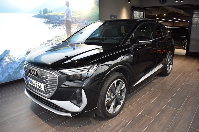 Bild 1 av Audi Q4 45 e-tron quattro 210 kW / 286 HK S-LINE