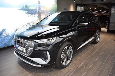 Audi Q4 45 e-tron quattro 210 kW / 286 HK S-LINE