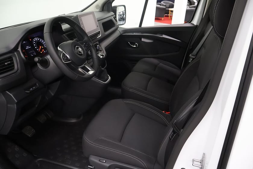 Bild 2 av Nissan Primastar 3.0t 2.0 dCi B-kamera Värmare ink service