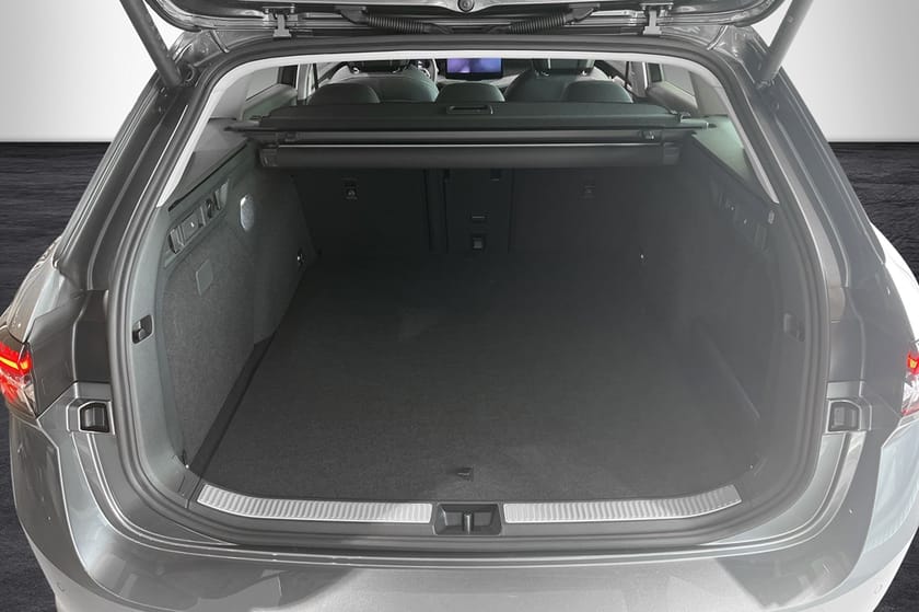 Bild 5 av Škoda Superb iV Kombi COMBI SELECTION 1,5 TSI Plug-In DSG, Drag, Värmare