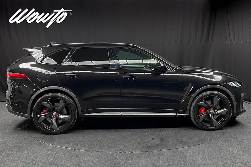Bild 3 av Jaguar F-Pace SVR 550HK /Pano /HuD /Meridian /4.95%