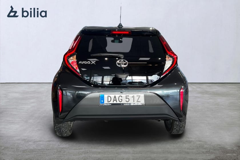 Bild 5 av Toyota Aygo X 1,0 Play Comfort style V-hjul Garanti