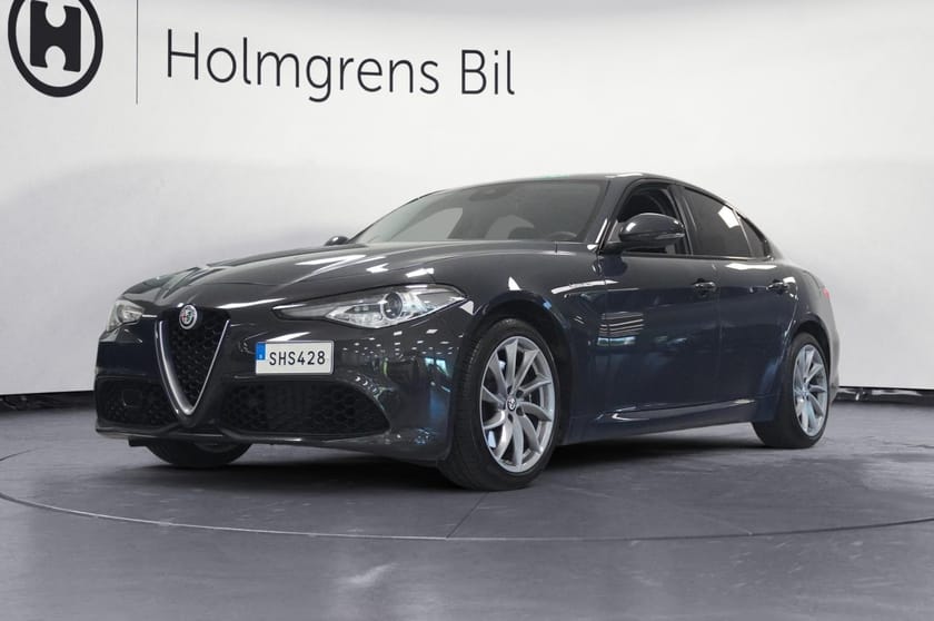 Bild 1 av Alfa Romeo Giulia Veloce 2.0 Turbo Q4 AWD Backkamera Elstolar