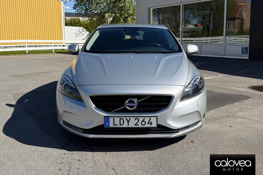 Bild 3 av Volvo V40 D2 120 hk Manuell 6vxl - Dieselvärmare, Kamrem bytt