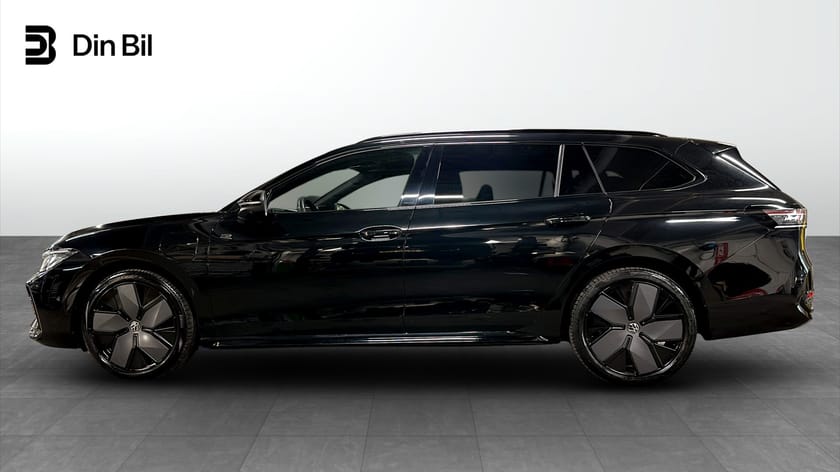 Bild 2 av Volkswagen Passat Variant eHybrid R-LINE 1.5 TSI Drag P-väramre Panorama