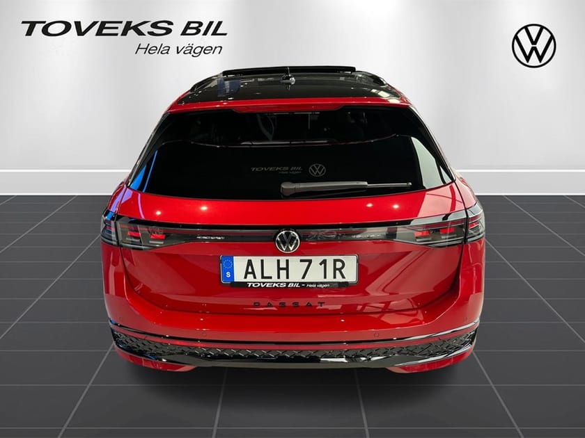 Bild 4 av Volkswagen Passat Variant eHybrid E-HYBRID 272 DSG6 R-LINE