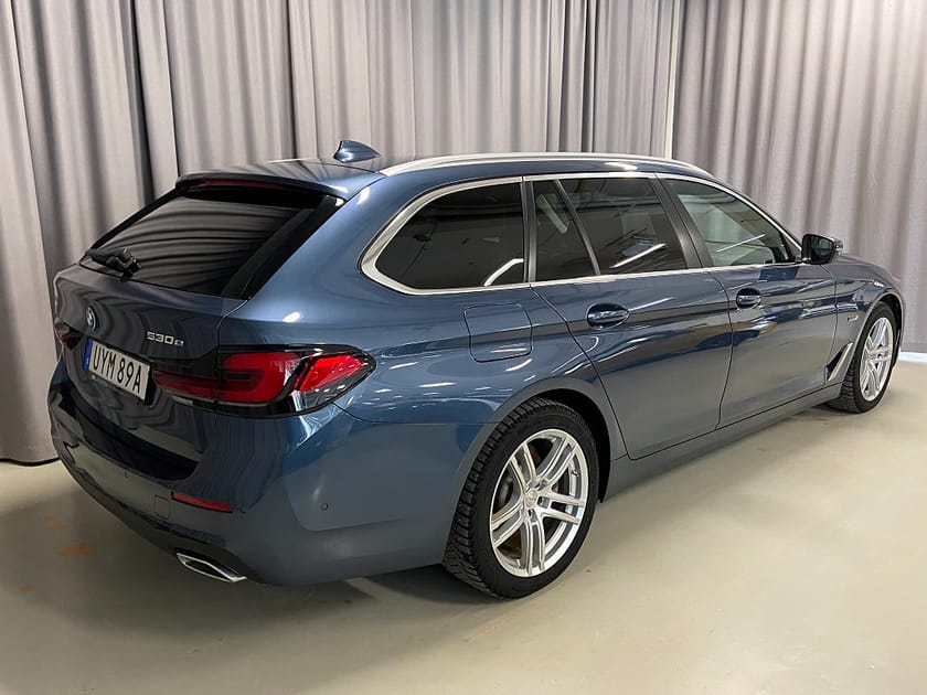 Bild 5 av BMW 530e xDrive Touring 292hk Plug-in Hybrid Drag Navi Skinn