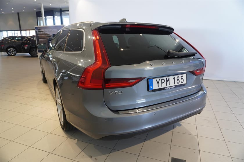 Bild 4 av Volvo V90 D3 150hk Momentum Drag Aut Värmare VoC PDC