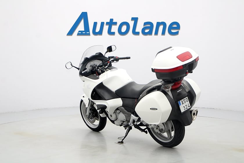 Bild 3 av Honda Powersports NT700VA Deauville Deauville*  *ABS, Nya Däck, Värmehandtag