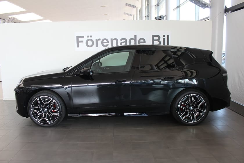 Bild 3 av BMW iX xDrive60 4,95 ränta M Sport Pro H/K Drag Panorama